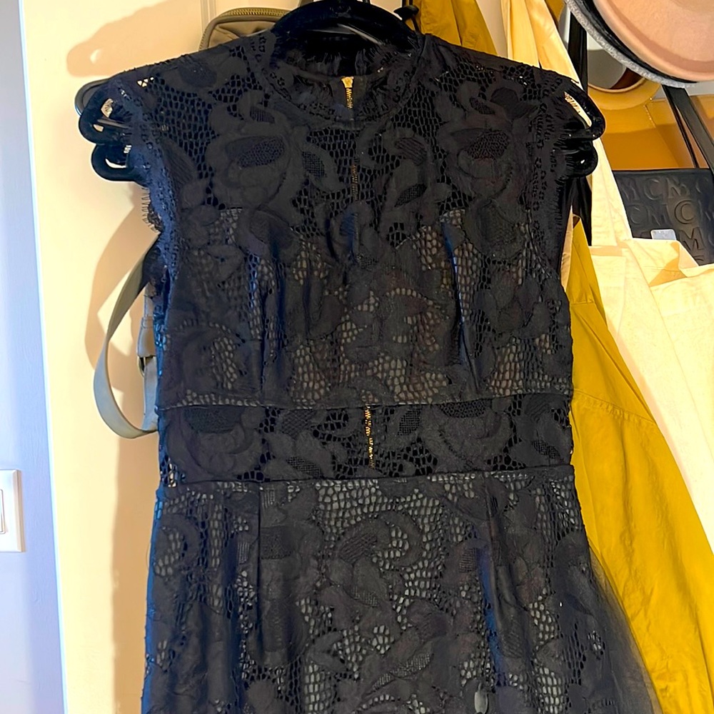 Black Forever 21 lace cocktail dress